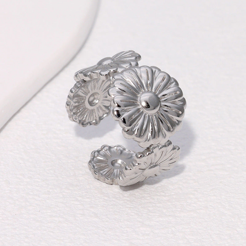 Anello aperto minimalista da donna in acciaio inossidabile placcato oro 18 carati con margherita