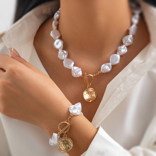 Collar con colgante de aleación con forma de corazón, estilo francés vintage, con acabado chapado y cadena de perlas para mujer