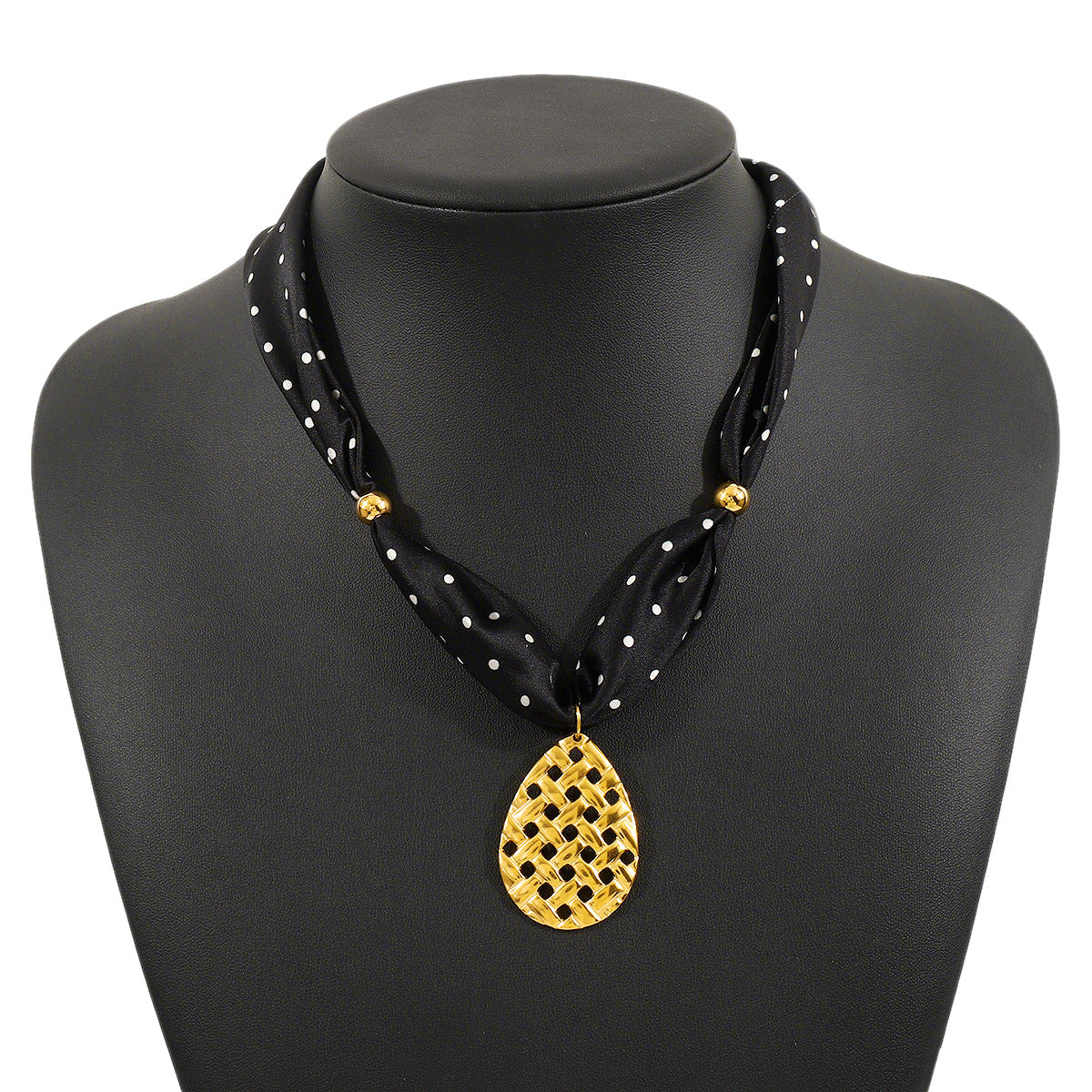 Collana con ciondolo floreale e geometrico, dolce e grintoso, con ciondolo in acciaio inossidabile, nastro di seta e finitura placcata