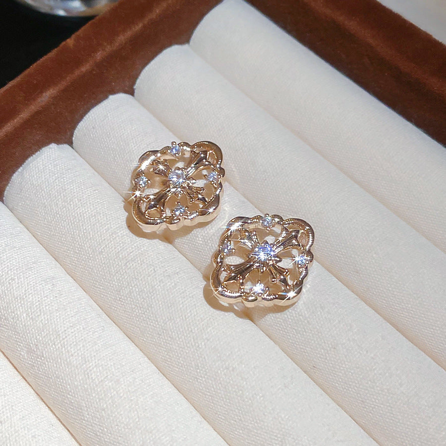 Orecchini a perno a croce a rombo geometrici con intarsi in zircone da donna, gioielli per l'orecchio minimalisti alla moda per tutti i giorni