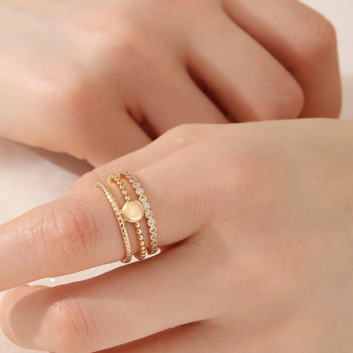 Anillo de cobre geométrico en forma de U estilo OL de moda con incrustaciones de circonitas, banda abierta ajustable para mujer