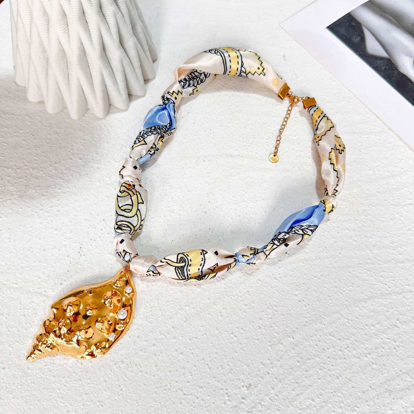 Casual 18K Gold Plated Geometric Animal Stainless Steel Pendant Necklace with Conch Element