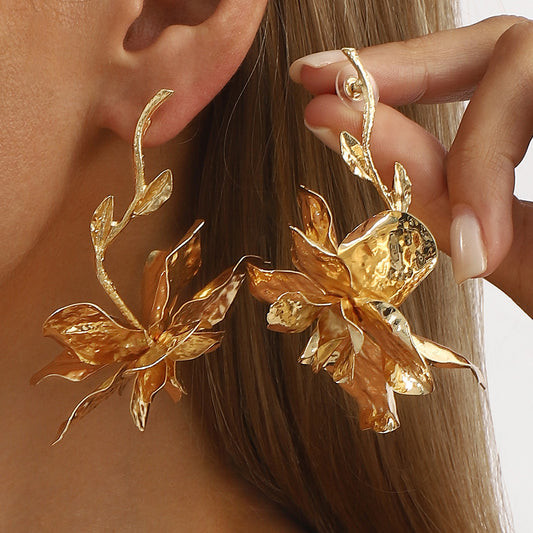 Pendientes Florales Vintage para Mujer con Construcción Metálica y Acabado Galvanizado con Motivos de Tulipanes y Hojas