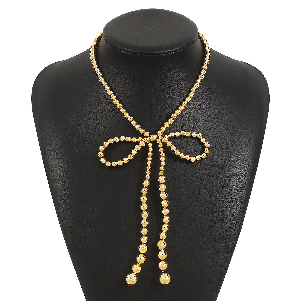 Elegante collana a strati con fiocco e finte perle su catena di perle da donna