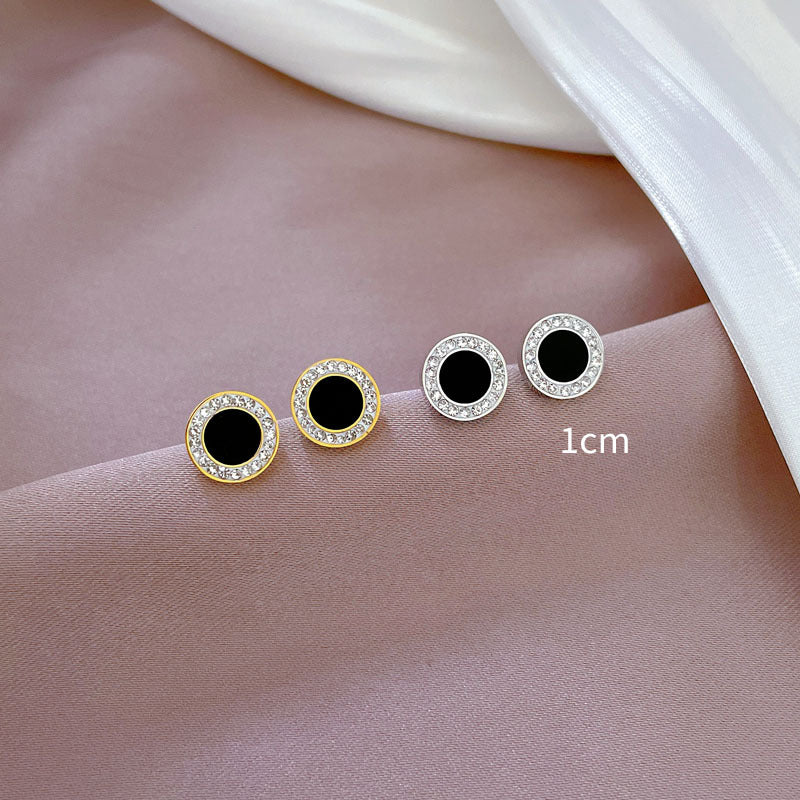Pendientes de botón minimalistas de acero de titanio con diseño de concha de circonita para mujer, acabado galvanizado