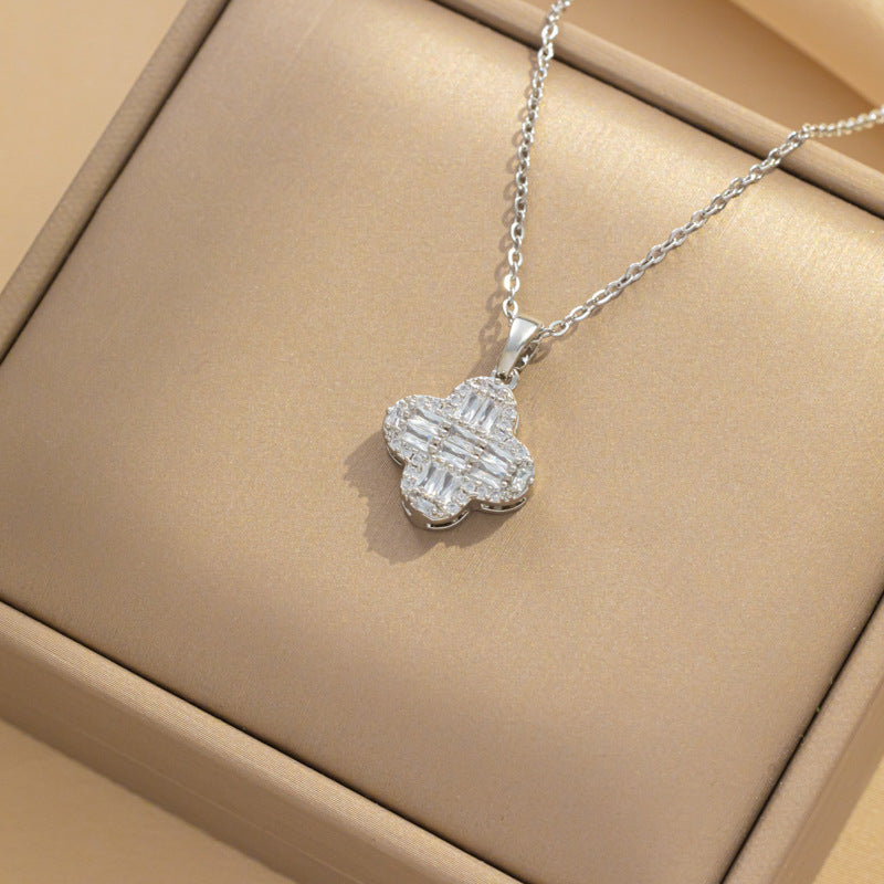 Minimalist Four-Leaf Clover Pendant Necklace for Women in Titanium Steel with Gold Plating and Rhinestone Inlay