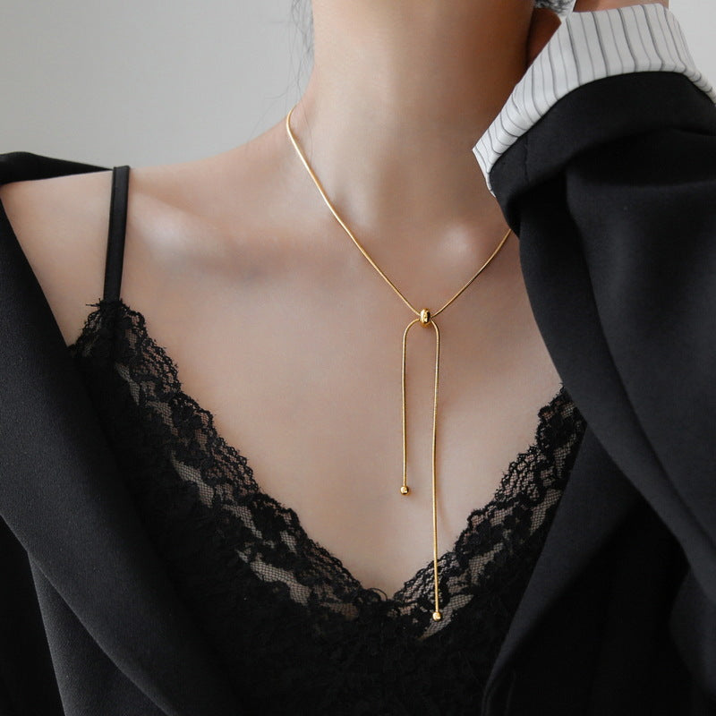 Collana regolabile con fiocco per uomo e donna in acciaio al titanio con finitura galvanizzata Design originale minimalista