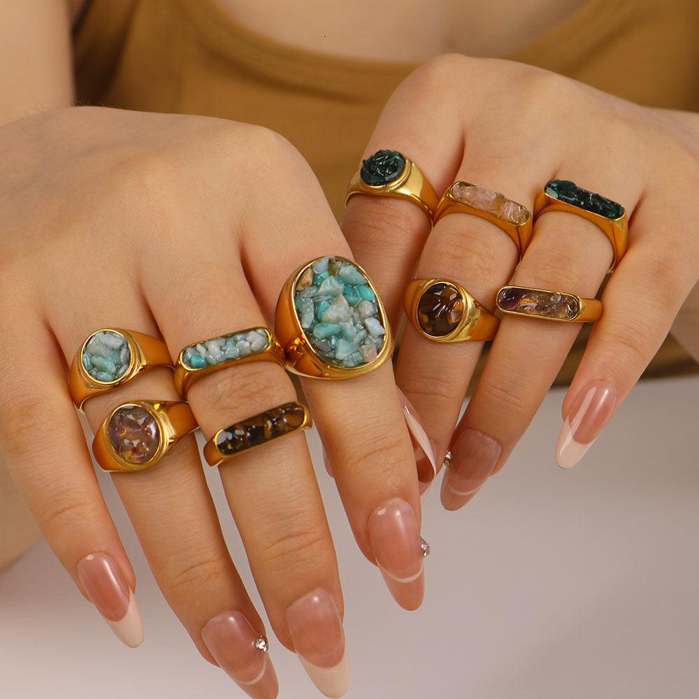 Anello Minimalista in Acciaio al Titanio con Intarsio in Pietra Naturale, Design a U e Geometrico, Finitura Galvanizzata per Uomo e Donna