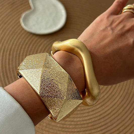 Cyberpunk Geometric Faceted Matte Alloy Bracelet for Women with Electroplated Finish and Irregular Textured Design
