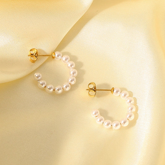 Orecchini a clip minimalisti geometrici in acciaio inossidabile con perle coltivate da donna