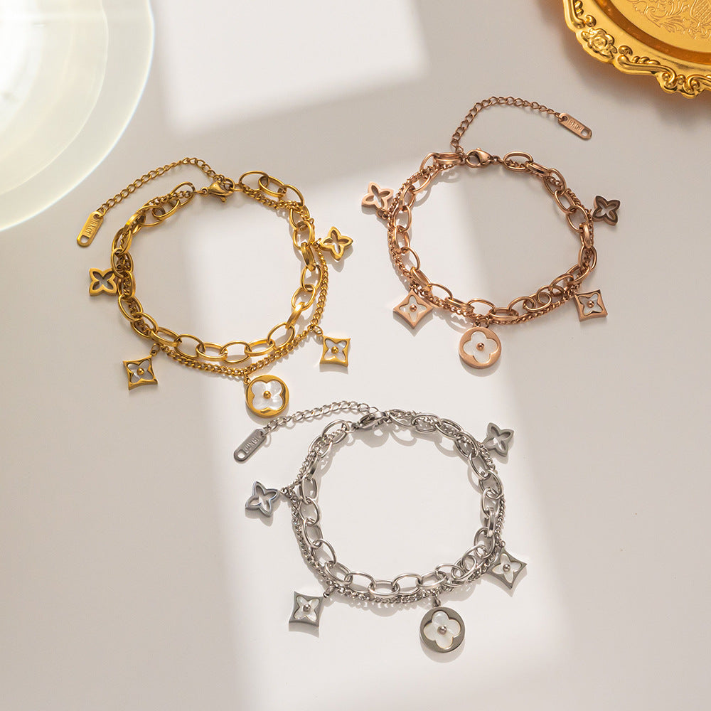 Bracciale minimalista in acciaio al titanio a forma di trifoglio con finitura placcata da donna