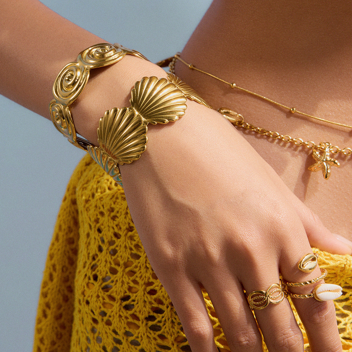 Elegante Bracciale a Conchiglia in Acciaio Inossidabile da Donna con Finitura Placcata Gioielli Minimalisti di Lusso