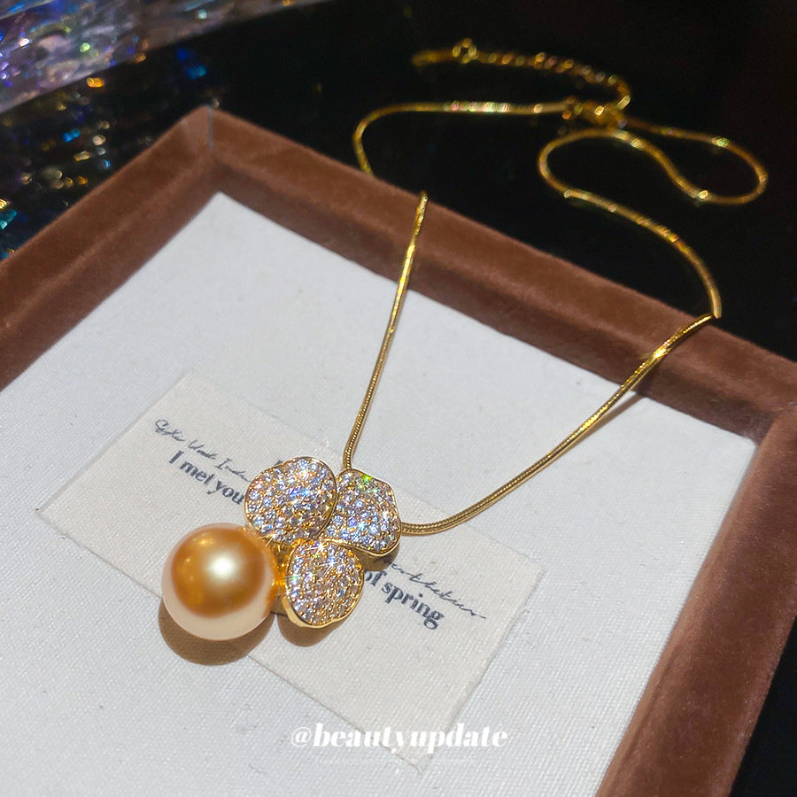 Elegante collana francese vintage con perle floreali e intarsio di zirconi per donne, delicata catena per clavicola in stile lussuoso