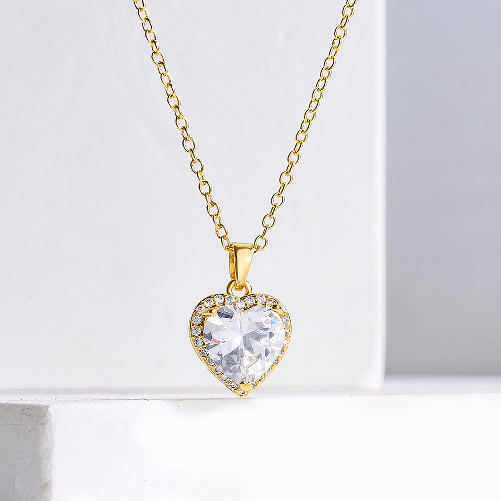 Elegante Collana Pendente a Cuore da Donna in Stile Francese con Base in Rame Placcata Oro 18K e Intarsio di Zirconi