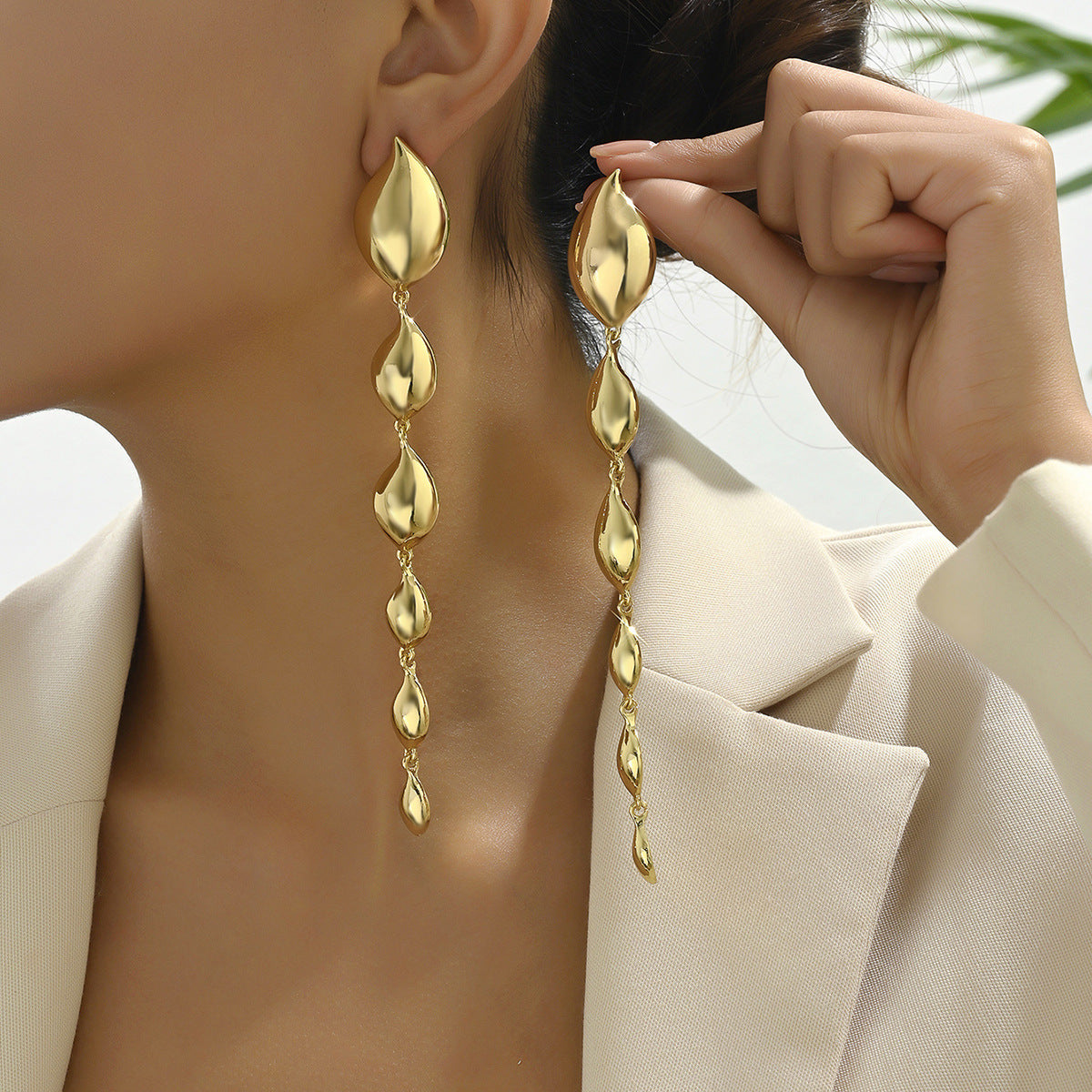 Pendientes colgantes geométricos minimalistas para mujer de aleación de zinc con acabado galvanizado y postes de acero inoxidable
