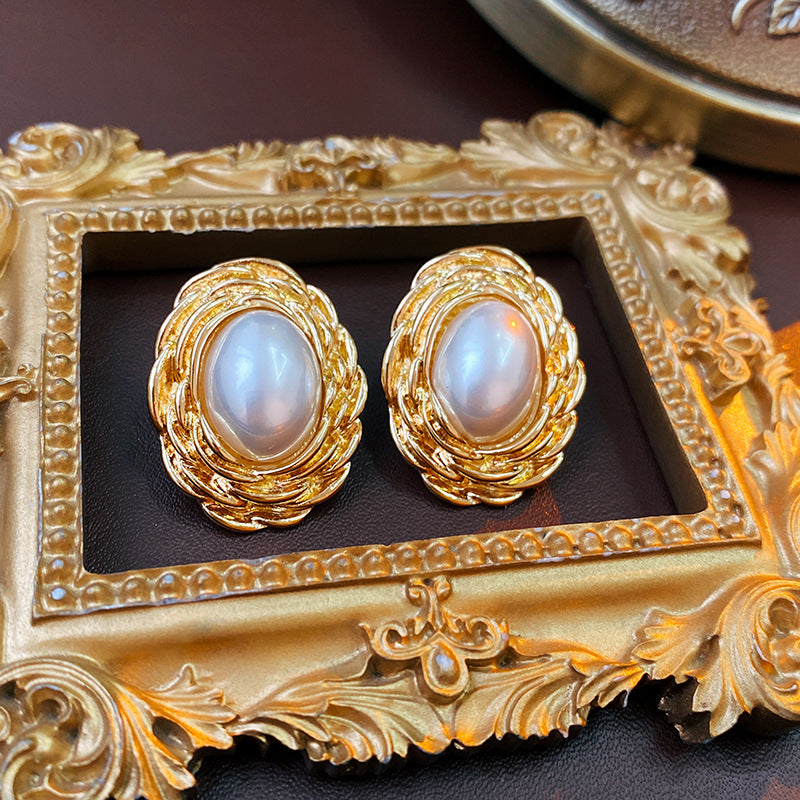 Vintage Artistic Oval Pearl Stud Earrings in Sterling Silver with Gold Plating for Women