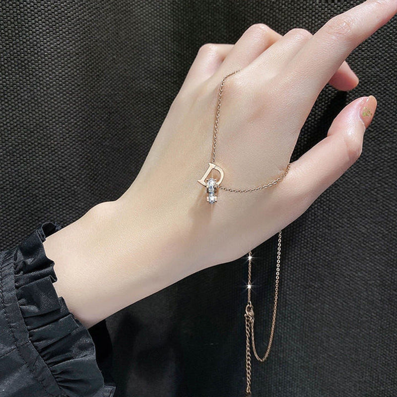 Collar con colgante de letra D de acero de titanio chapado en oro rosa, minimalista y a la moda para mujer, con cadena tipo O