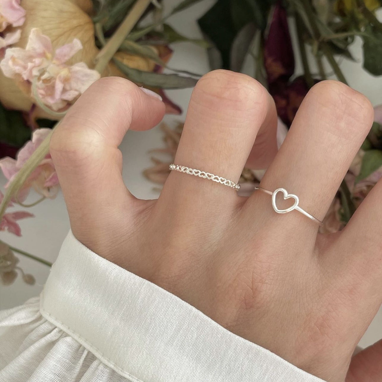Minimalist Geometric Heart-Shaped 925 Sterling Silver Ring with Polished Finish for Women