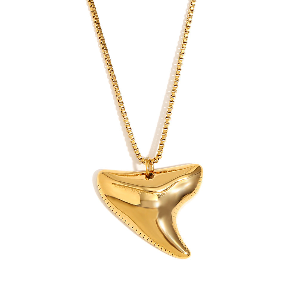 Collar con colgante de manta raya geométrica de acero inoxidable con baño de oro de 18 quilates para mujer
