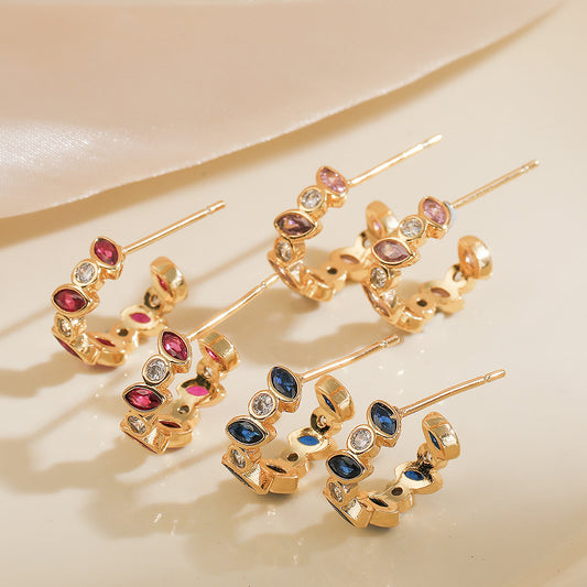 Orecchini Asimmetrici Geometrici di Tendenza in Rame Placcato Oro 18K con Accenti di Zirconi per Donna