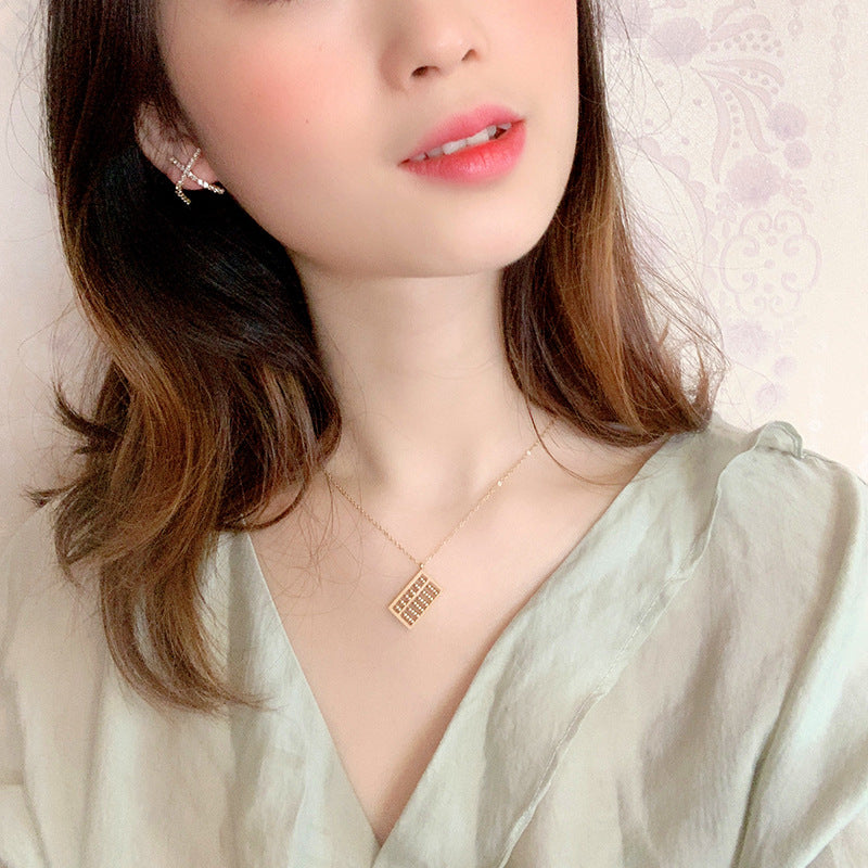 Minimalist Geometric Titanium Steel Rose Gold Plated O-Chain Necklace for Women with Square Pendant