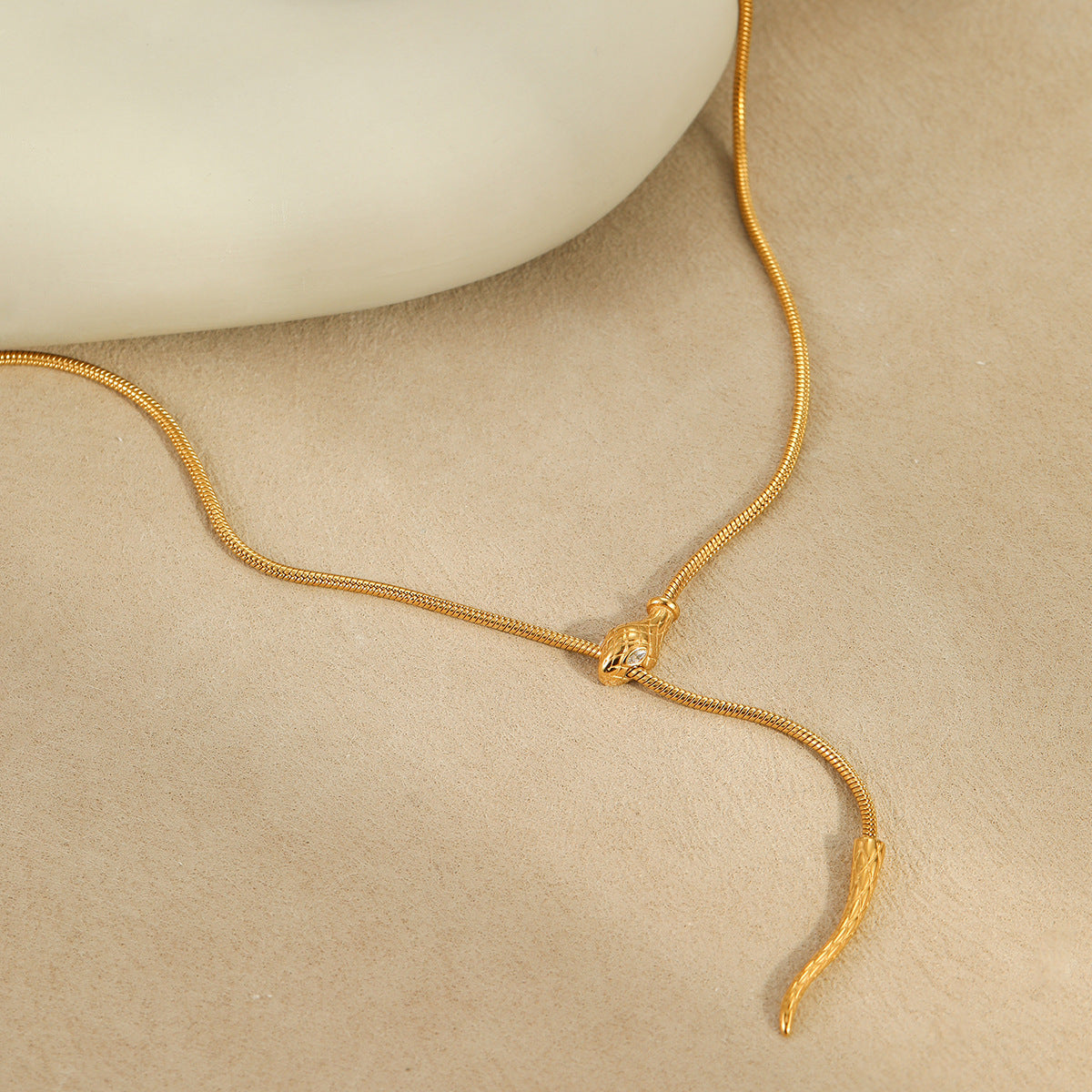 Fashionable Geometric Snake Chain Necklace in Stainless Steel with 18K Gold Plating for Women