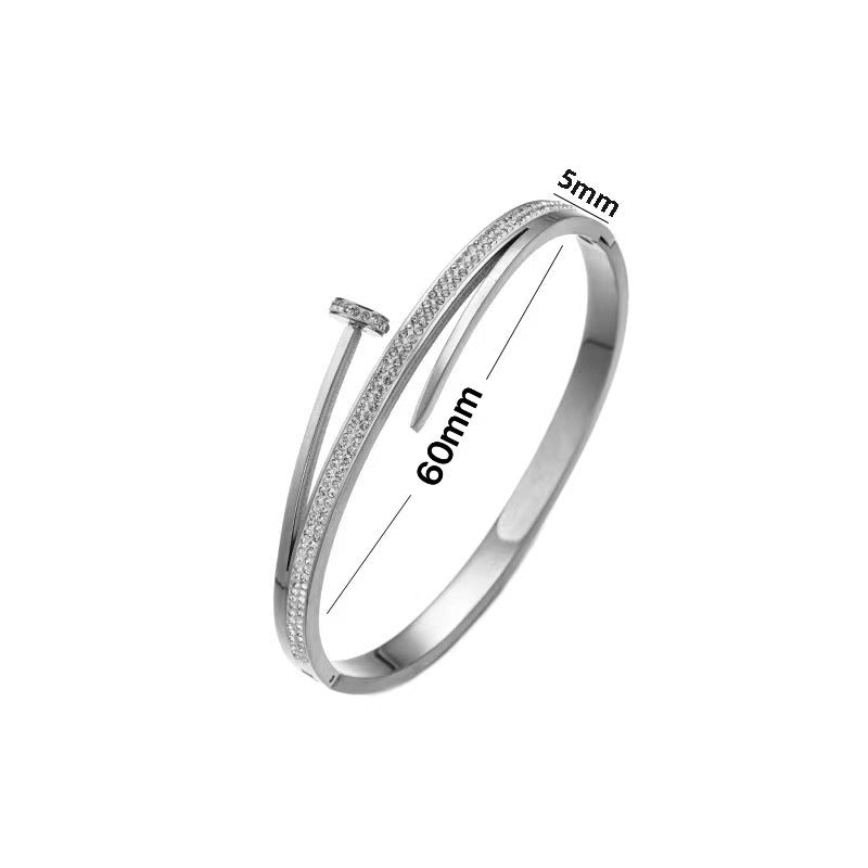 Bracciale a Polsino Minimalista in Acciaio al Titanio Lucidato Ovale Geometrico con Design a Chiodo Aperto