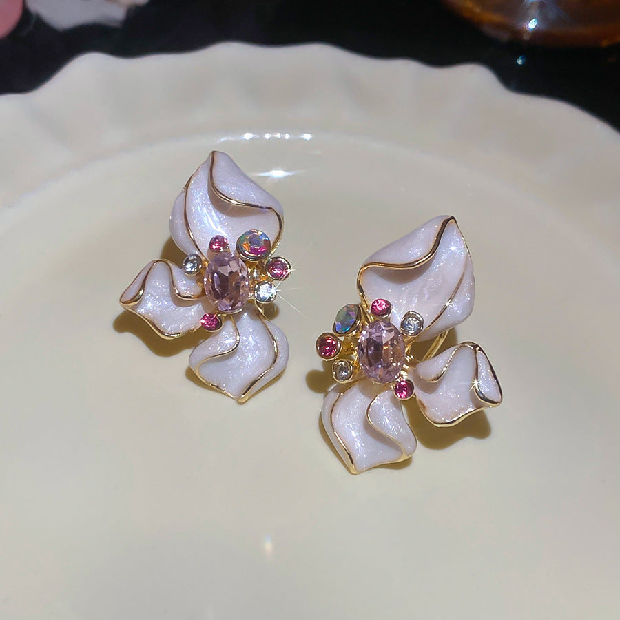 Orecchini a perno da donna in lega smaltata, con motivo floreale vintage e strass