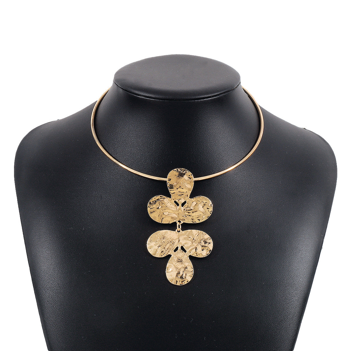 Collar colgante floral y geométrico dulce y atrevido con aleación de hierro galvanizado para mujer