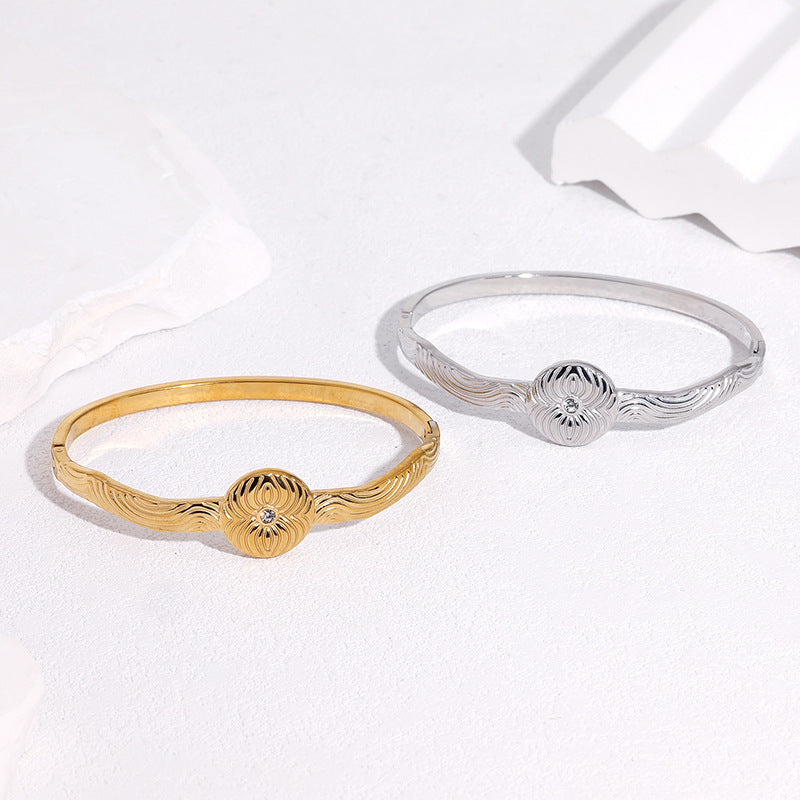 Minimalist Gold Plated Striped Geometric Round Stainless Steel Bracelet for Women