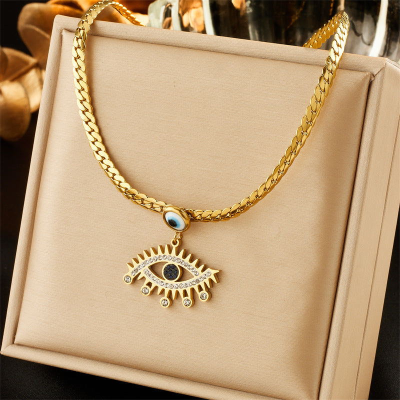 Collar con colgante minimalista de acero inoxidable con forma de corazón, incrustaciones de pedrería y cadena de cuentas de colores