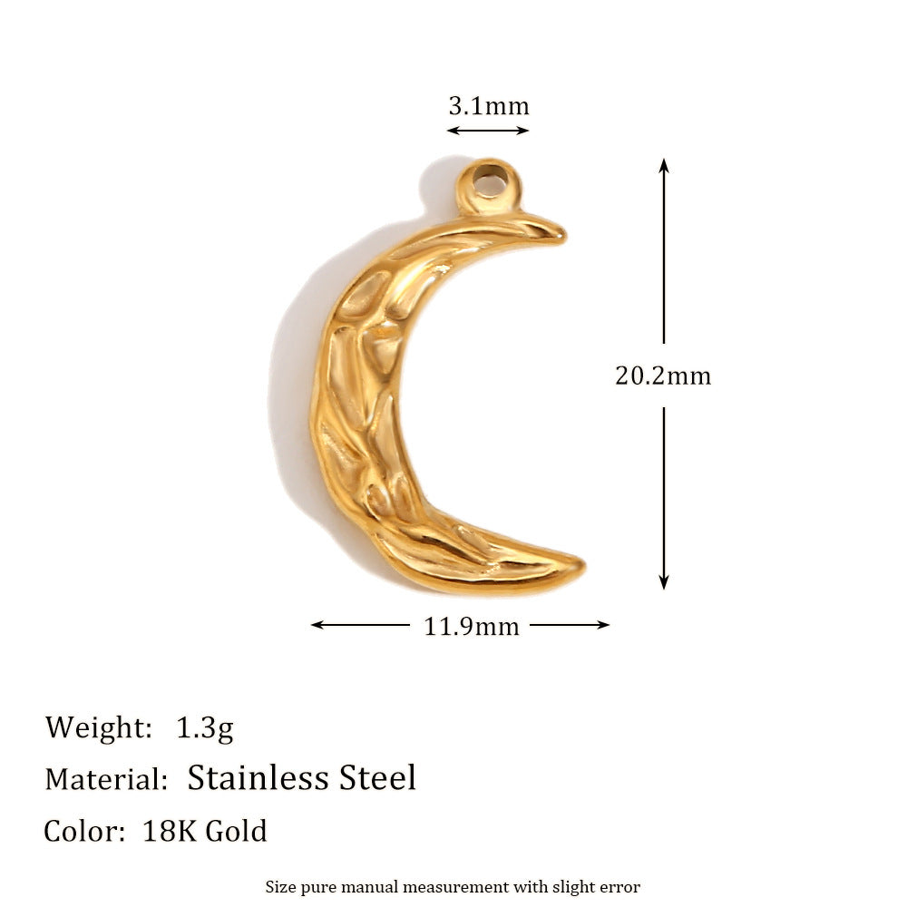 Fashionable Heart and Moon Geometric Pendant in Stainless Steel with 18K Gold Plating and Hammered Texture