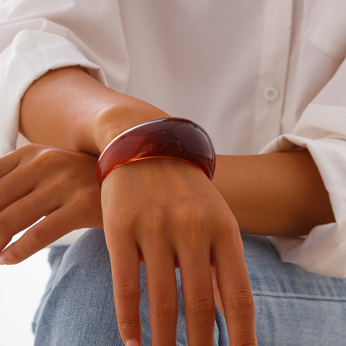 Pulsera geométrica de acrílico asimétrica atrevida con acabado pulido para mujer