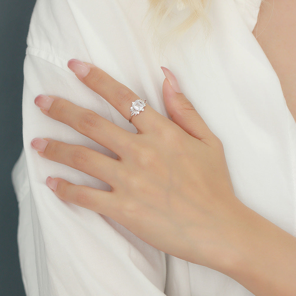 Anillo Cuadrado Geométrico Minimalista de Plata de Ley 925 con Incrustaciones Completas de Diamantes de Imitación para Mujer