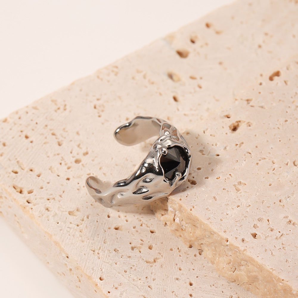 Anello da donna minimalista geometrico in acciaio al titanio con placcatura in oro 18 carati e intarsio di zirconi
