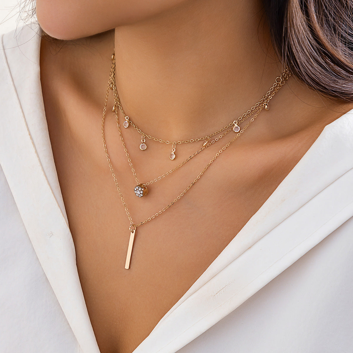 Minimalist Heart-Shaped Alloy Necklace with Rhinestone Inlay and Fringe Detail for Women