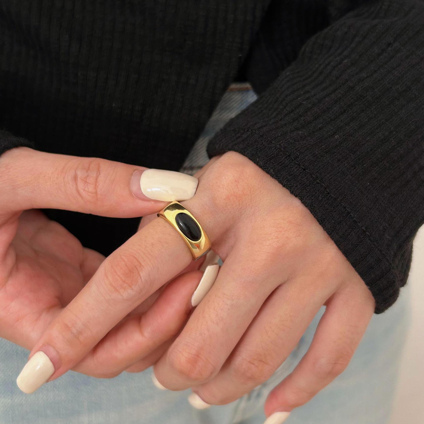 Anello minimalist ovale geometrico in agata nera di bambù, in argento sterling 925, da donna