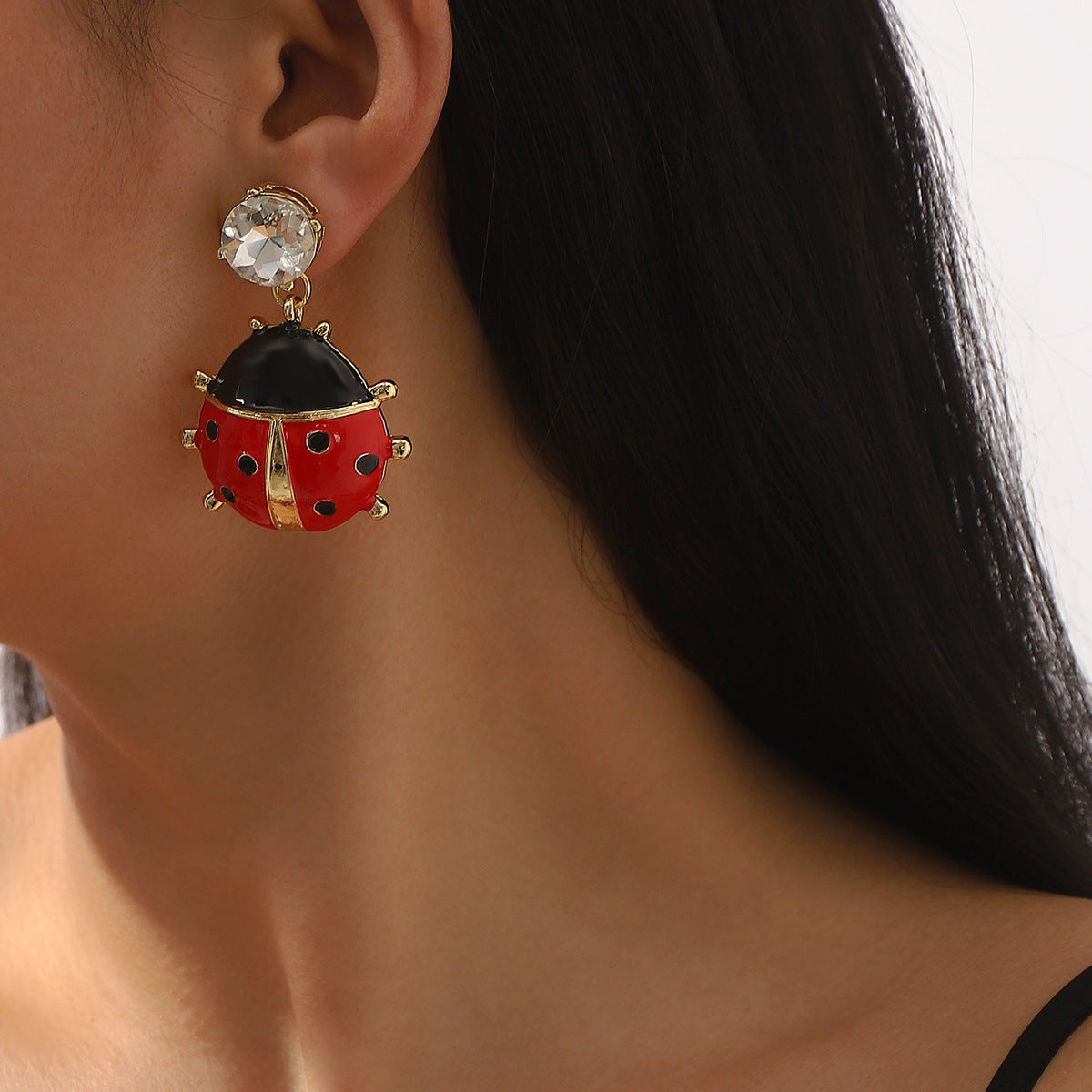 Orecchini da donna smaltati con coccinella e fragola in strass, in lega con finitura placcata, stile retrò chic