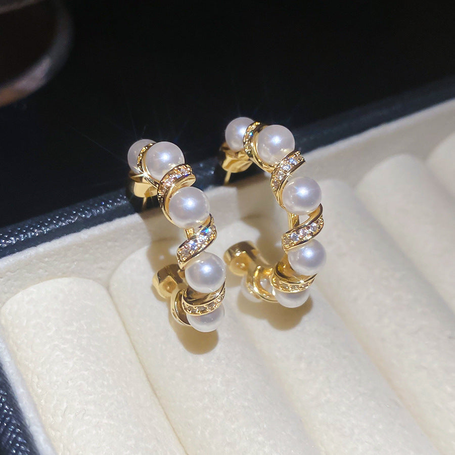 Pendientes Geométricos Minimalistas de Perlas con Incrustaciones de Circonita y Postes de Plata Bañados en Oro para Mujer