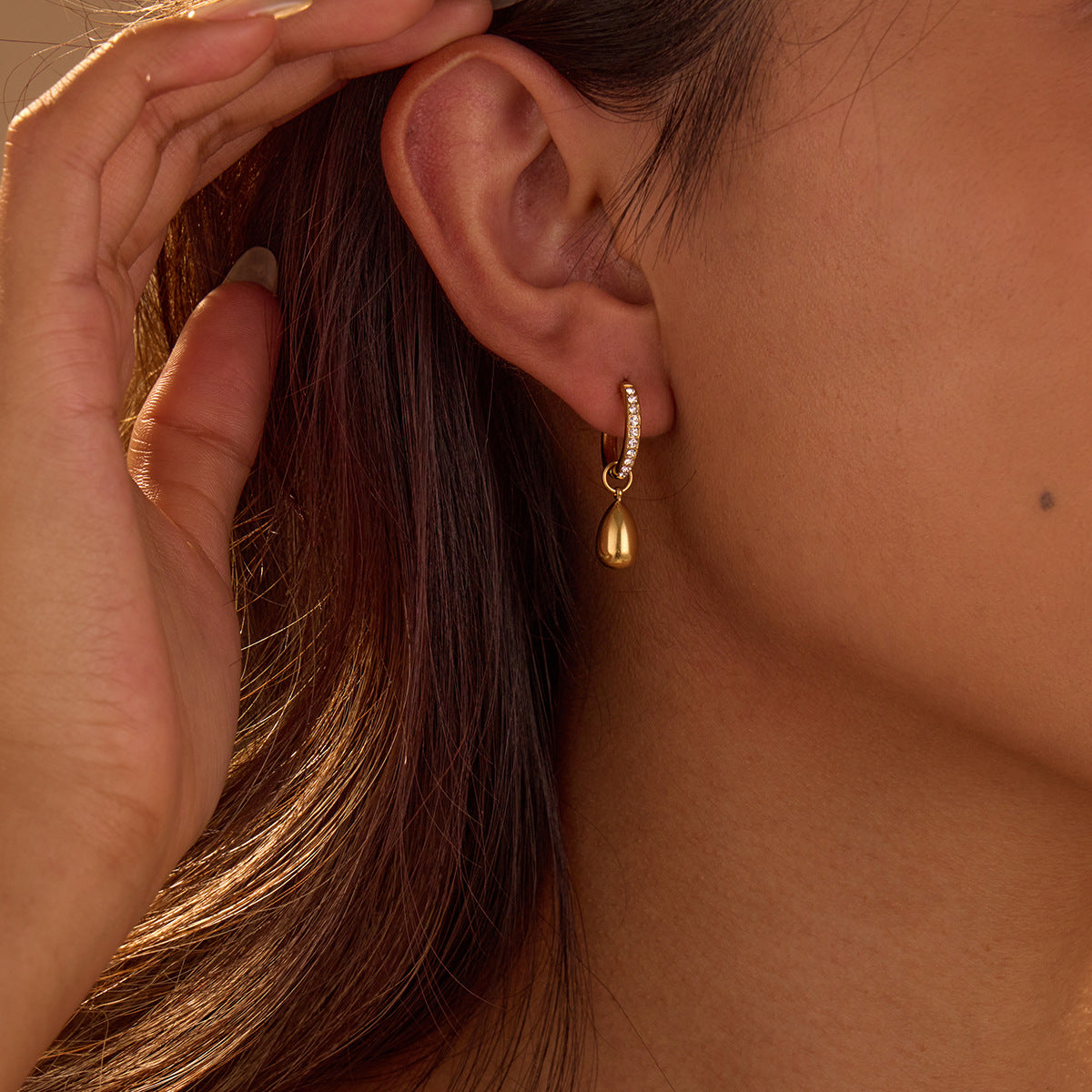 Fashionable Geometric Stainless Steel Hoop Earrings with 18K Gold Plating and Rhinestone Inlay for Women
