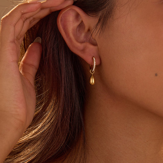 Orecchini a Cerchio Geometrici alla Moda in Acciaio Inossidabile con Placcatura in Oro 18K e Intarsi di Strass per Donna