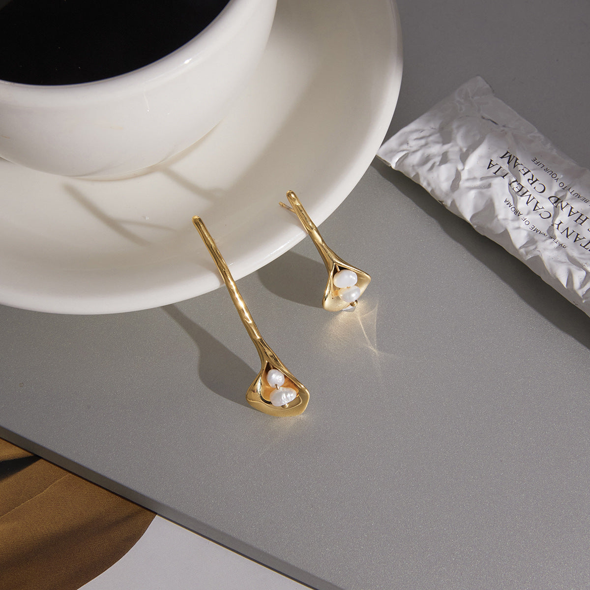 Elegant Stainless Steel Plated Calla Lily Flower Pearl Stud Earrings for Women