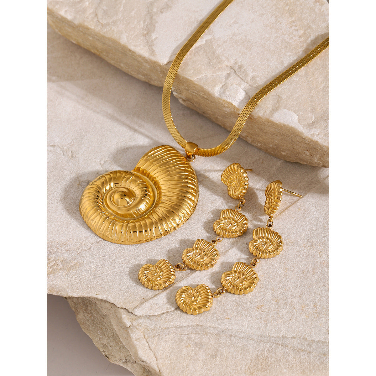 Collar con colgante de concha marina de acero inoxidable chapado en oro de 18 quilates estilo Ins para mujer, ideal para la playa en verano