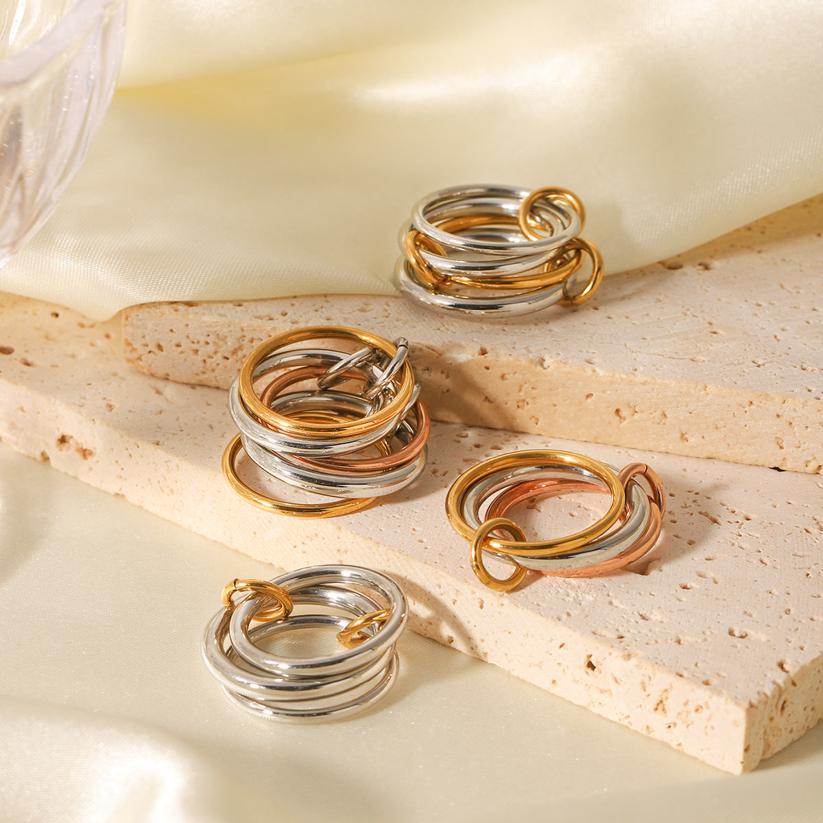 Set di Anelli Impilabili da Donna Geometrici Minimalisti in Acciaio Inox con Finitura Placcata