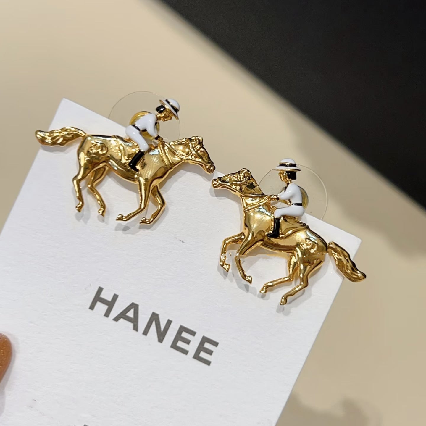 Orecchini unici placcati in oro a forma di animali con perni in argento sterling 925 da donna