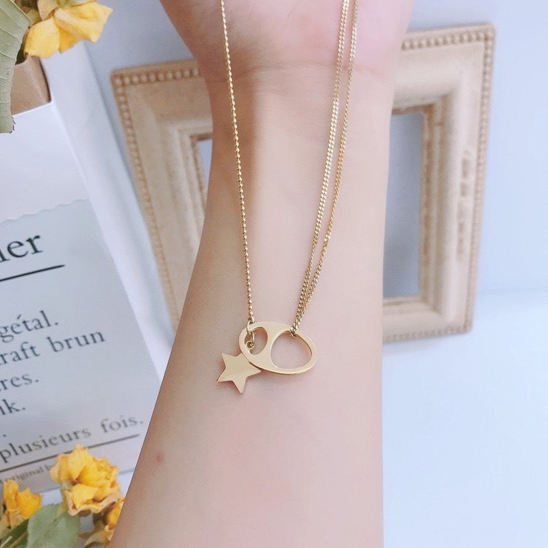 Minimalist Star-Shaped Titanium Steel Necklace for Women with Pig Nose Pendant and Delicate Clavicle Design