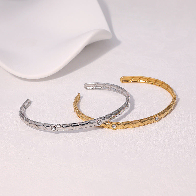 Bracciale a Polsino Aperto Geometrico Rotondo in Acciaio Inossidabile Placcato Oro 18K Minimalista