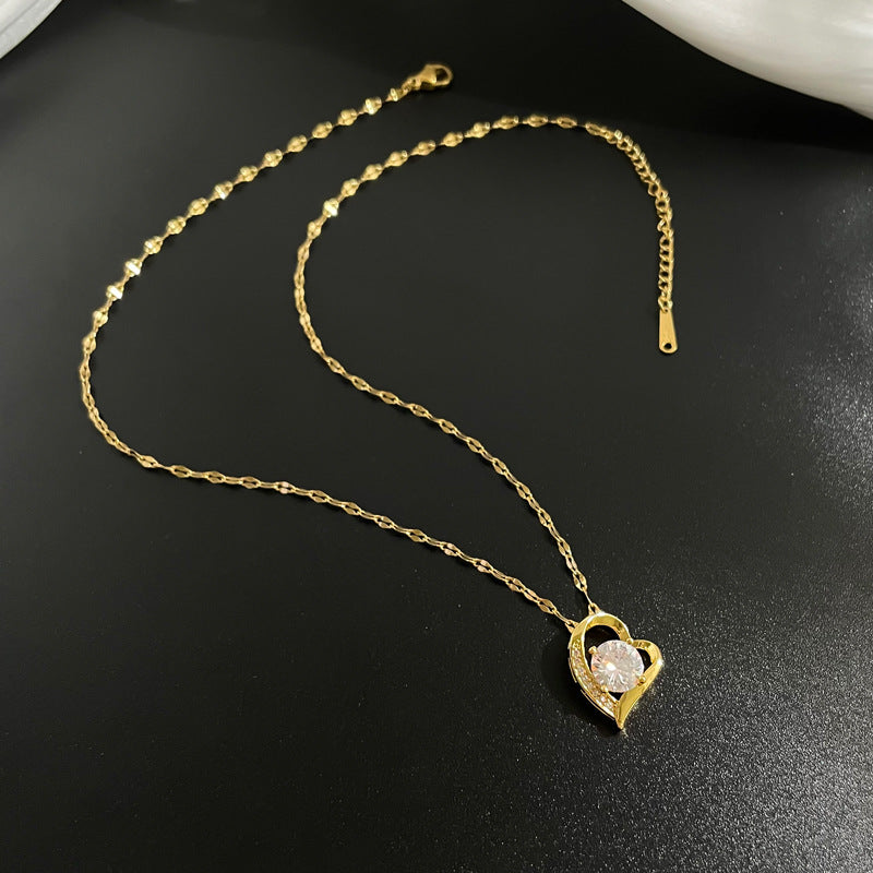 Sweet Fresh Heart Geometric Titanium Steel Lip Chain Necklace for Women with Rhinestone Inlay and Copper Pendant