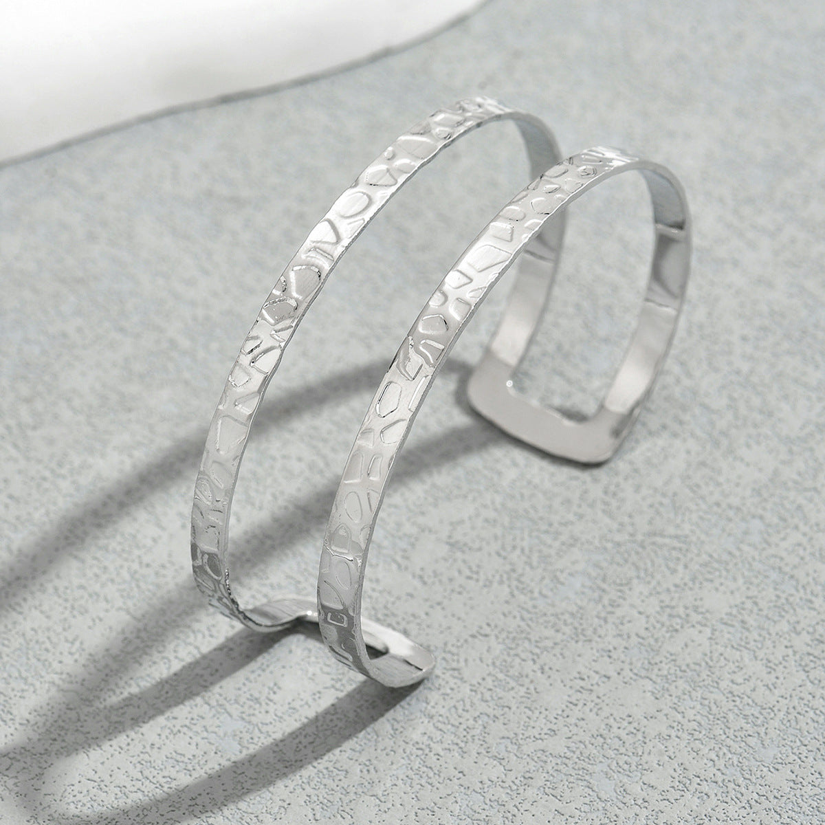 Bracciale geometrico regolabile a doppio strato da donna per pendolari, in lega di zinco con finitura placcata