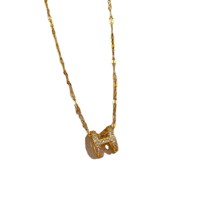 Collana da donna a lettera H in acciaio inossidabile minimalista con intarsio in strass, ciondolo geometrico, delicata catena per clavicola per l'uso quotidiano